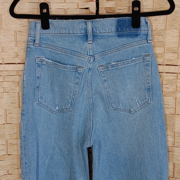 A&F The Dad High Rise Light Wash Crossover Waist Button Fly 26 2 Short - Picture 5 of 8